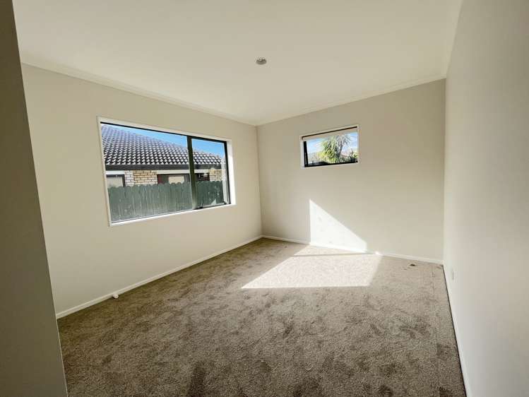 22 Macnean Drive East Tamaki Heights_15