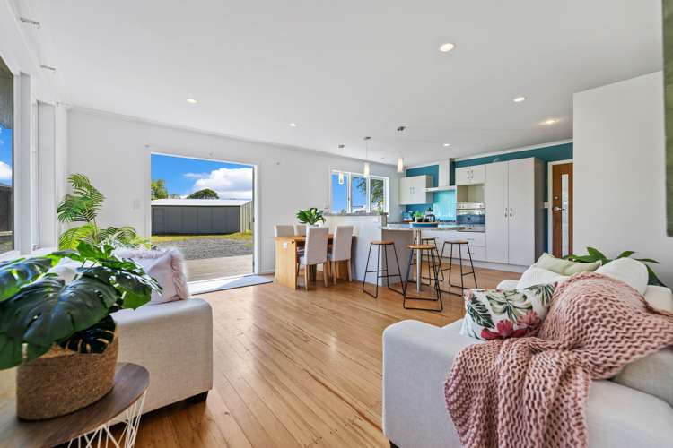 16 Eureka Road Eureka_8