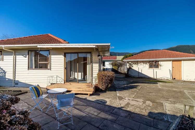 14 Manson Avenue Stoke_16
