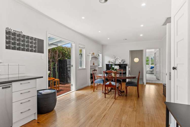 28 Hanlon Crescent Devonport_8