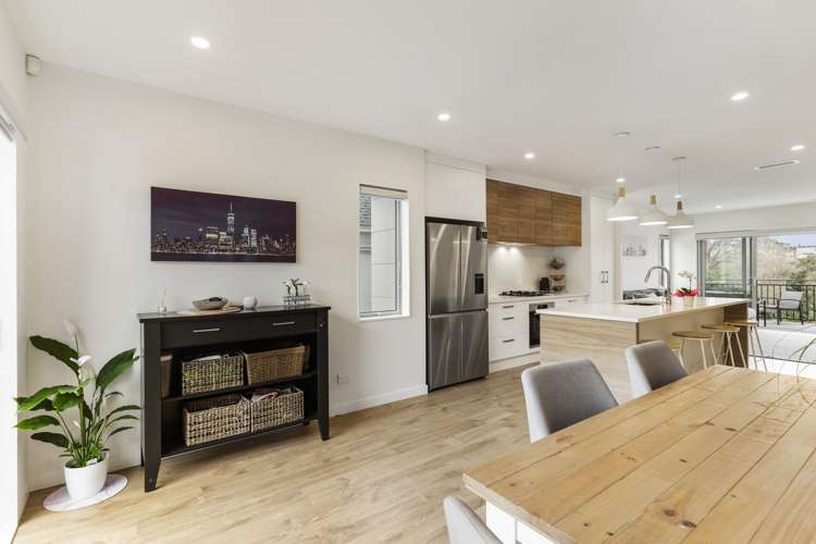 163 Bonair Crescent Silverdale_10