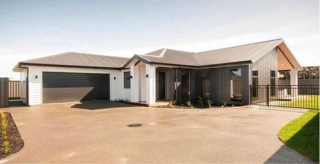 Te Awa - New 4 Bedroom Home Available Now