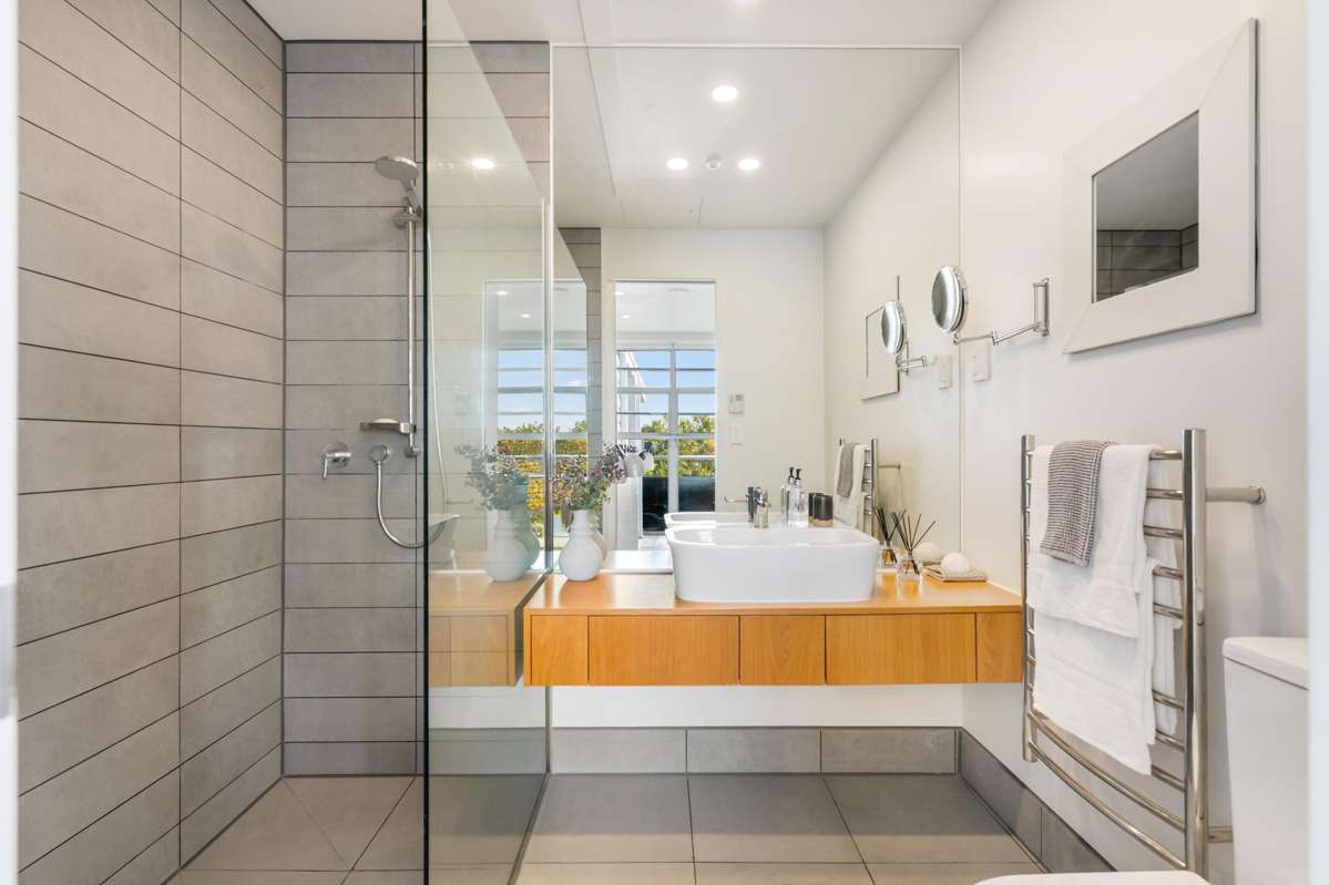 503/19 Surrey Crescent_3