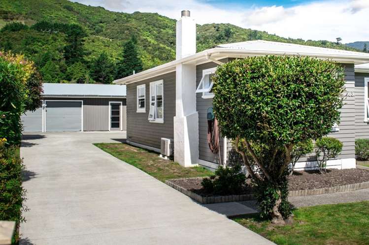  63 Wood Street Wainuiomata_19