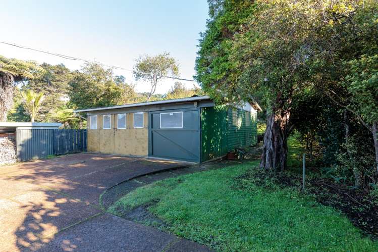  679 Huia Road Parau_11
