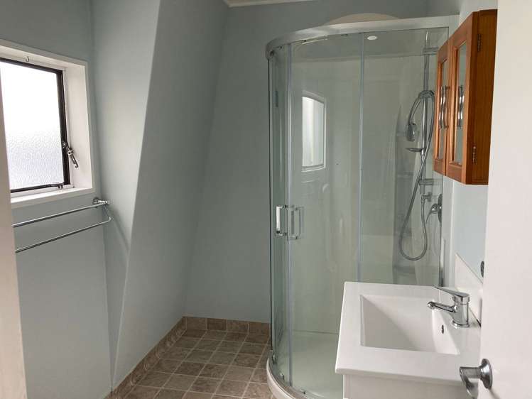 2/100 Lyall Parade Lyall Bay_6