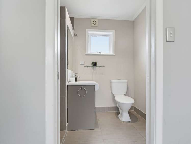3/2 Rewi Street Torbay_8
