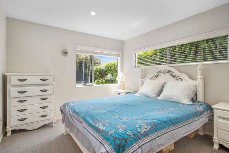 8 Oak View Terrace Schnapper Rock_12