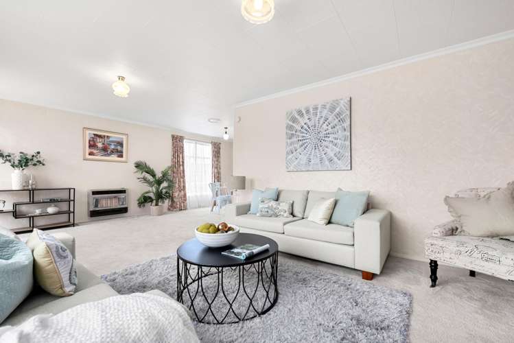 9 Ruapae Grove Trentham_3