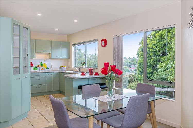 2/115 Arran Road Browns Bay_1