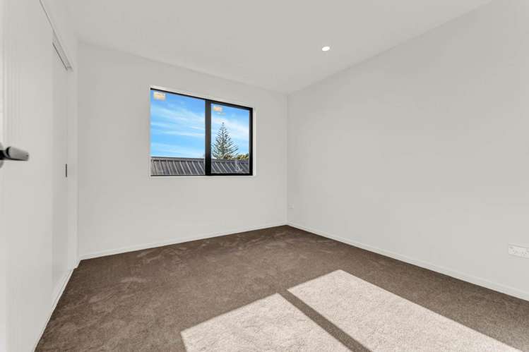 38 Paretao Street Massey_14