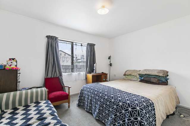 2/4 Maplesden Drive Clendon Park_4