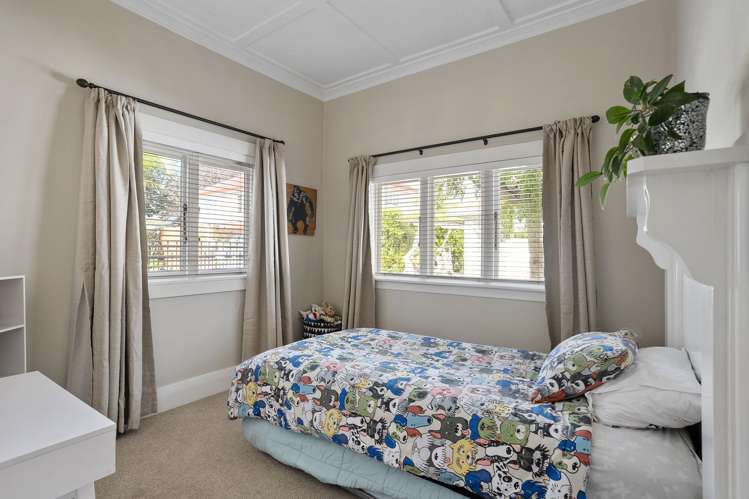 24 Queensway Three Kings_19