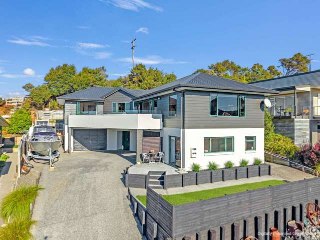 Dream Beach Lifestyle at Whangamata