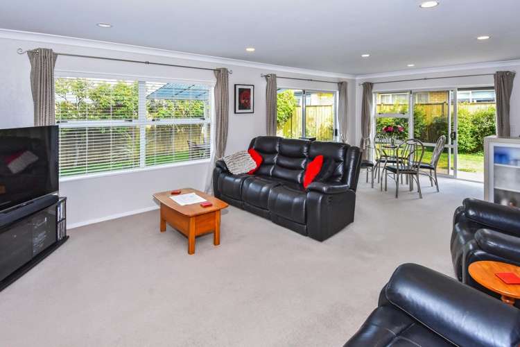 39 Stranraer Crescent Wattle Downs_11