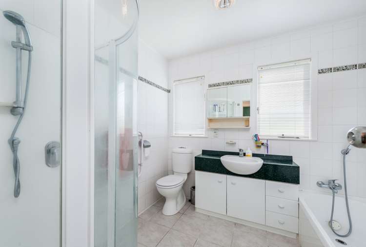 29 Clinton Avenue Te Atatu Peninsula_11