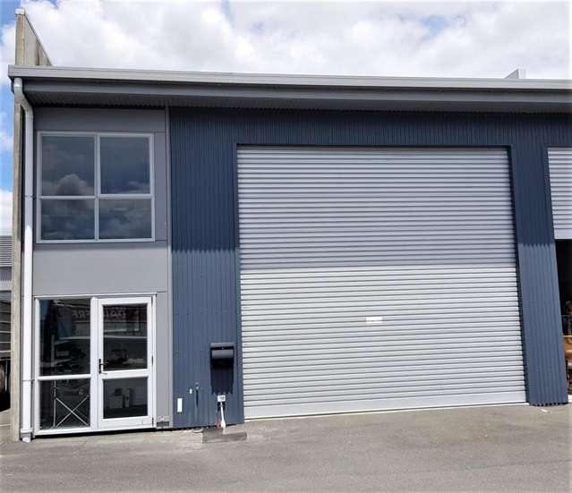 Affordable Industrial Unit - Central Mount