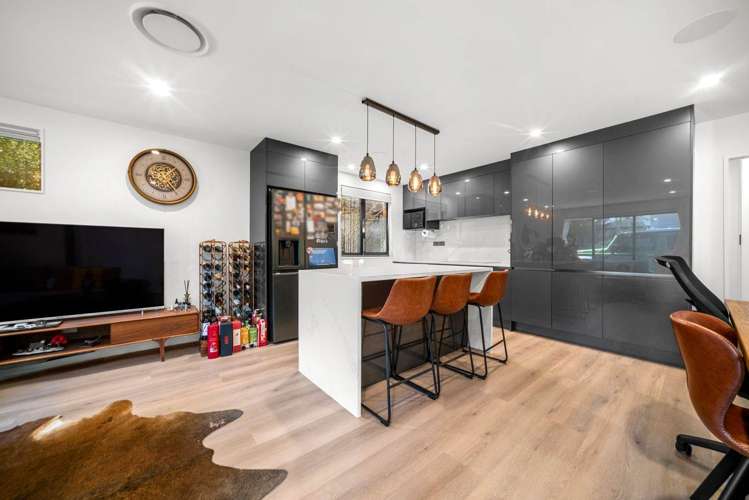 25F Oteha Valley Road Northcross_4