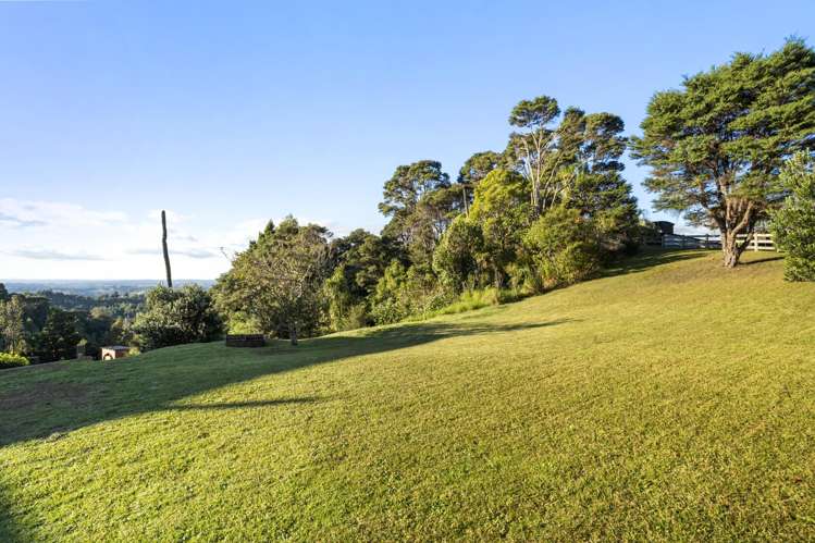 27 Tui Crescent Waiatarua_34