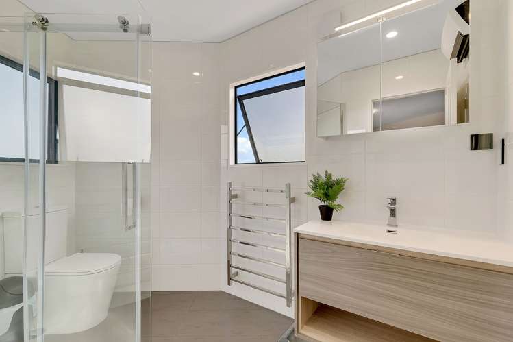 7 Cromarty Place Papakowhai_11