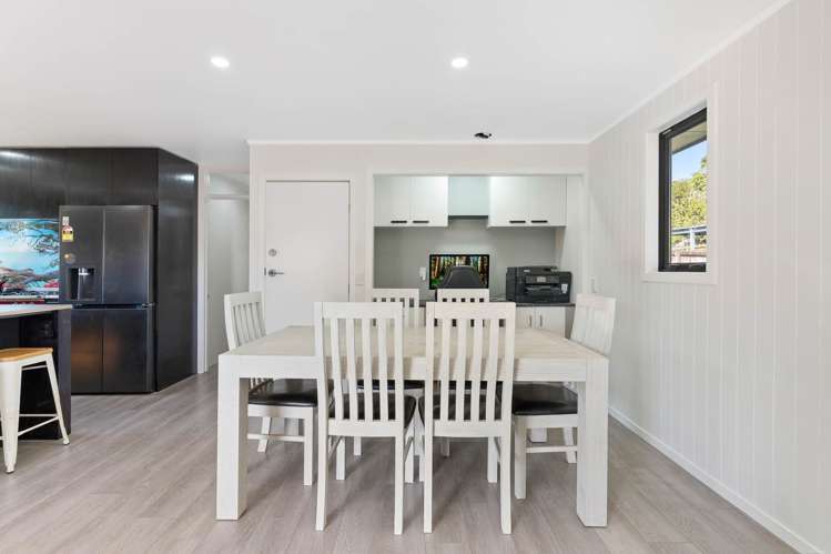 26 Maywood Crescent Glen Eden_8