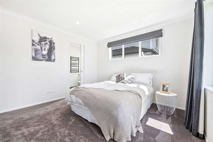32 Koropa Road Flat Bush_10