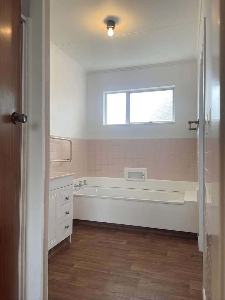 9 William Benton Street Featherston_14