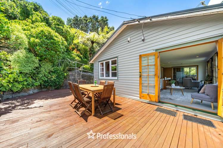 2 Singers Road Korokoro_16