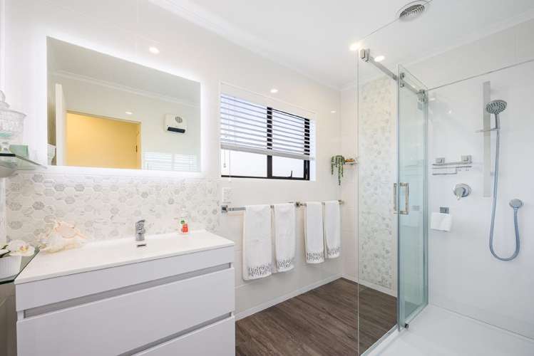 11 Mera Road Algies Bay_9