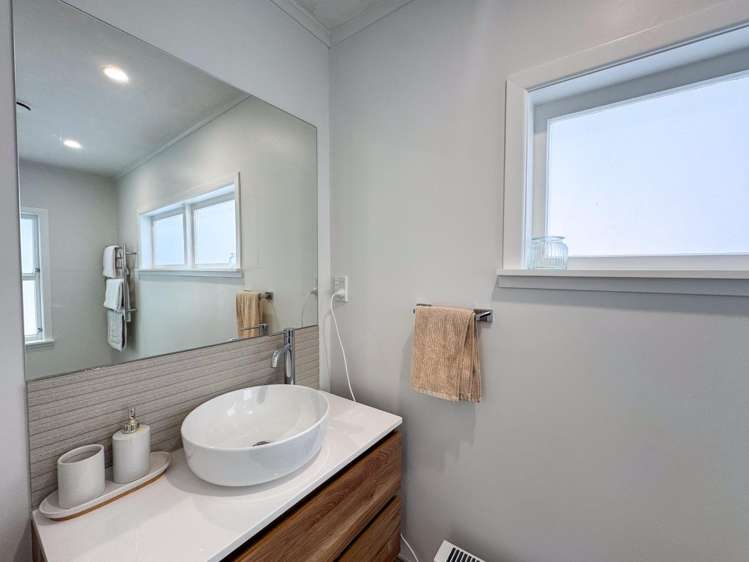 104 Chivalry Road 10878_14