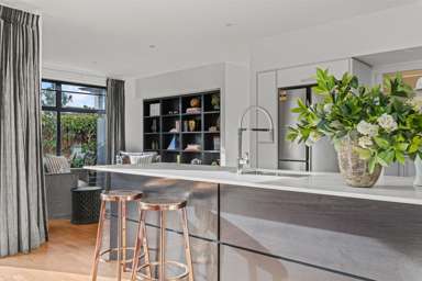 62 Straven Road_2