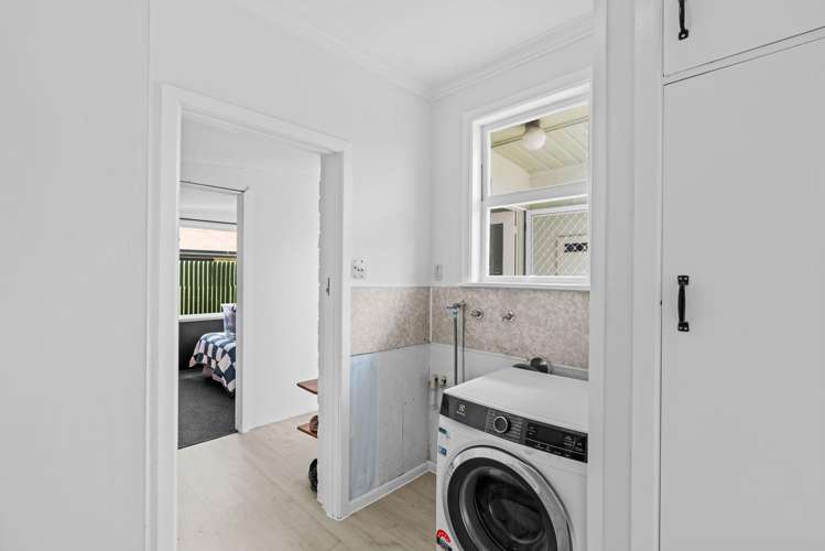 587 Queen Street East Levin_13