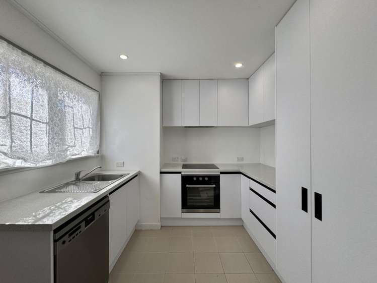 3157 Great North Road New Lynn_10
