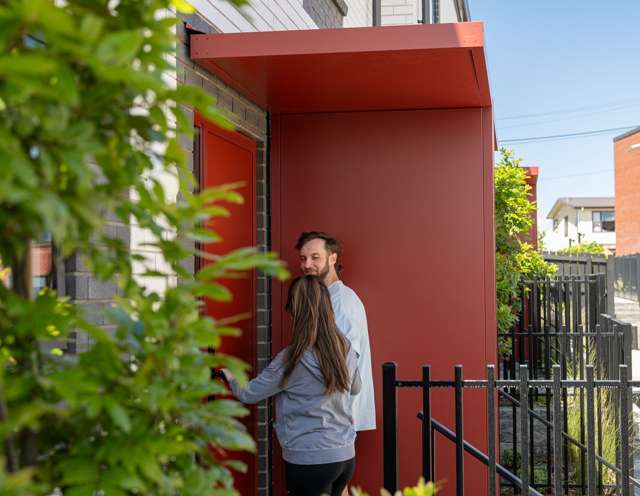 Modern Living in Mount Roskill – First Week Free!