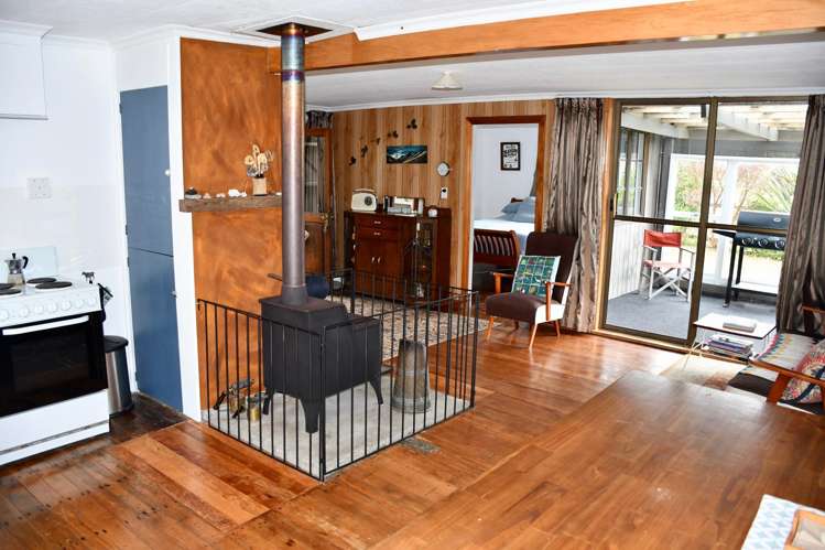 2 Hunter Street Karamea_3