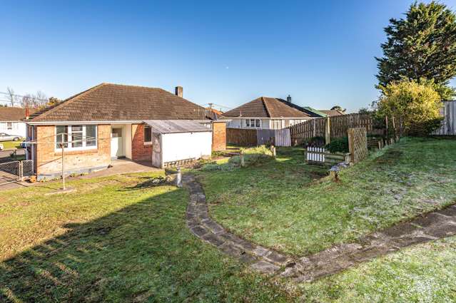 10 Churchill Crescent Tawhero_2