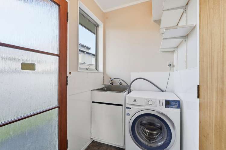 83 Devon Road Springvale_17