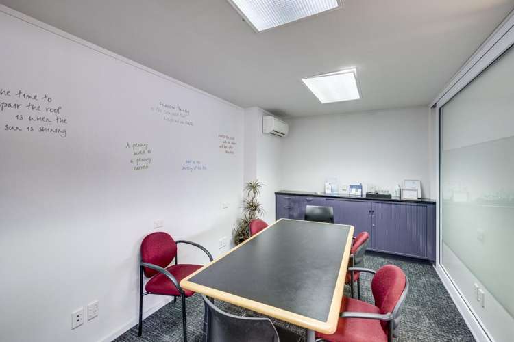 310 Avenue Road East Hastings Central_10