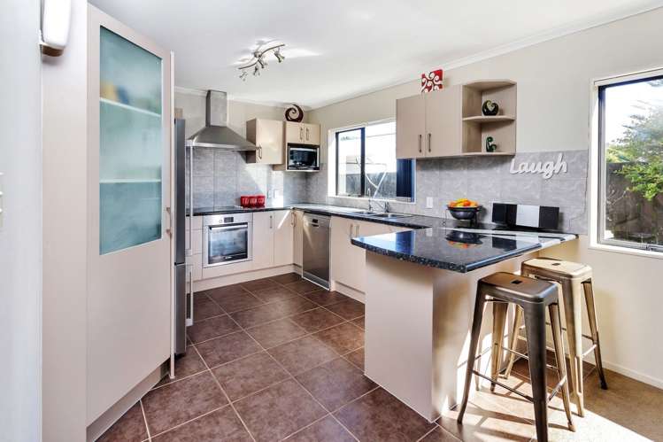 5a Orchid Place Te Atatu South_9