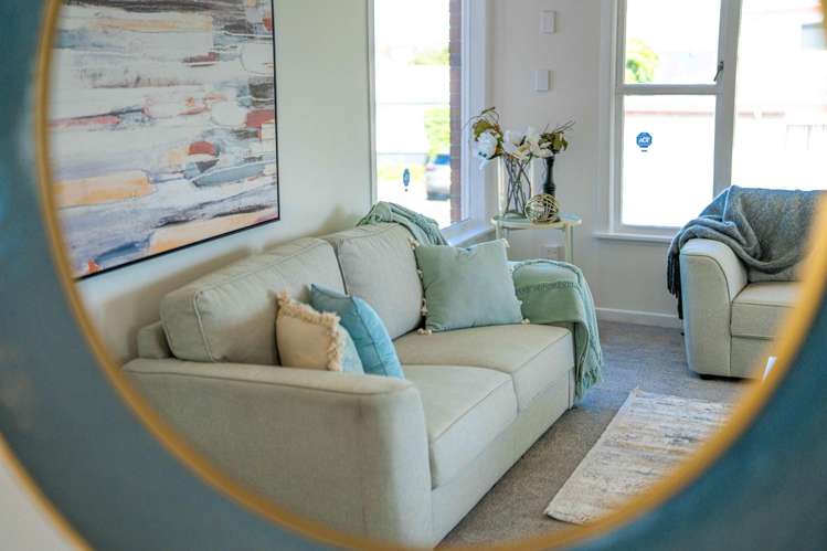 90 Golf Road New Lynn_15