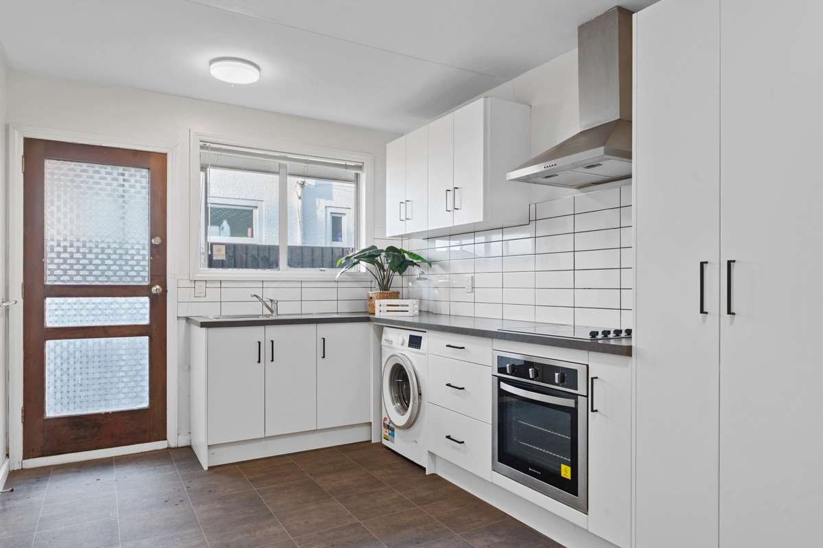 163 Peverel Street_5
