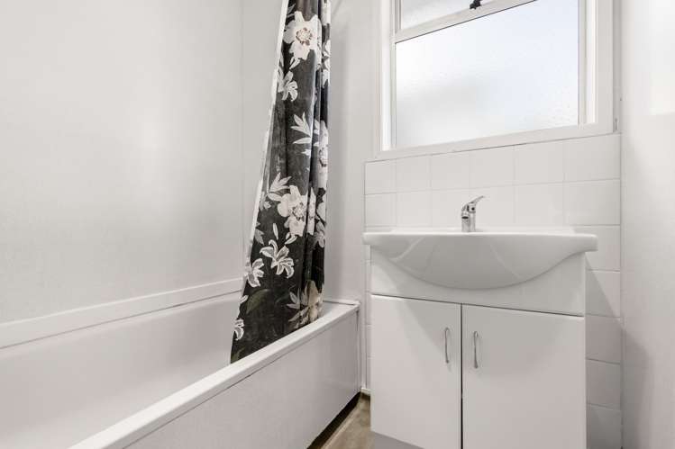 86 Tamatea Road Taupo_18