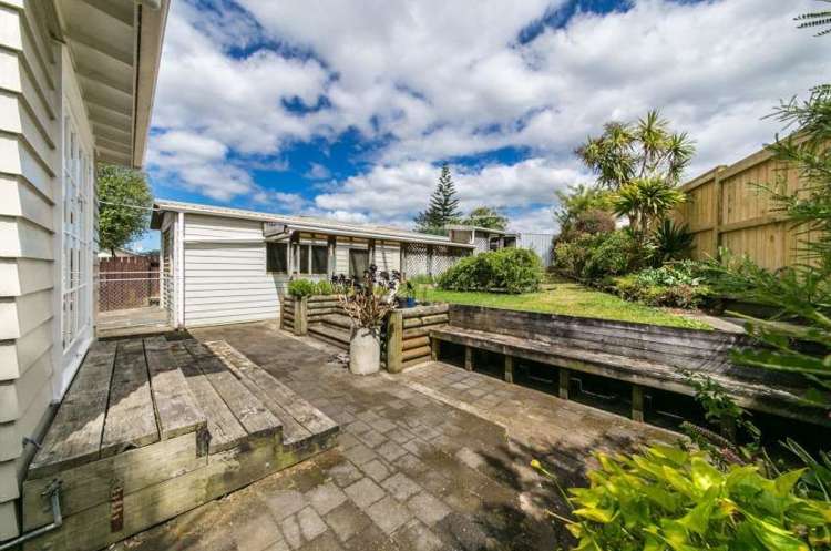 Titirangi Road Titirangi_9