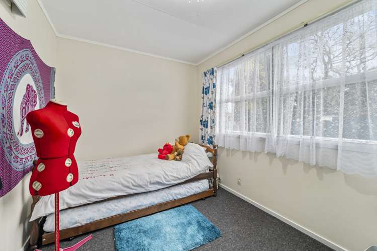 5 Adam Place Mangakakahi_9