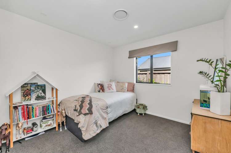 15 Cedric Place Darfield_15