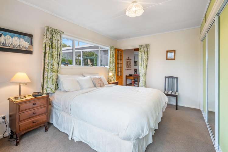 20 Kerr Street Karitane_17