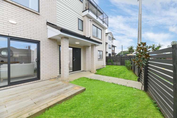 1/30 Calvert Avenue Mangere_27