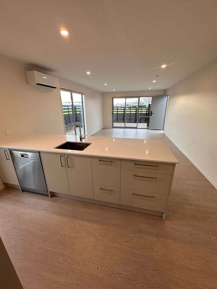 24 Don Peebles Way Belfast_7