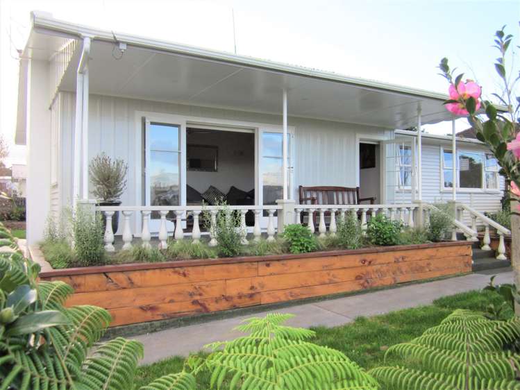 8 Flora Street Paeroa_18