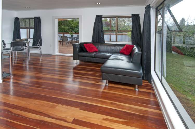 20c Coronation Street Belmont_15